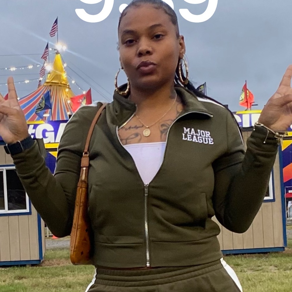 Meet your Posher, Cristina